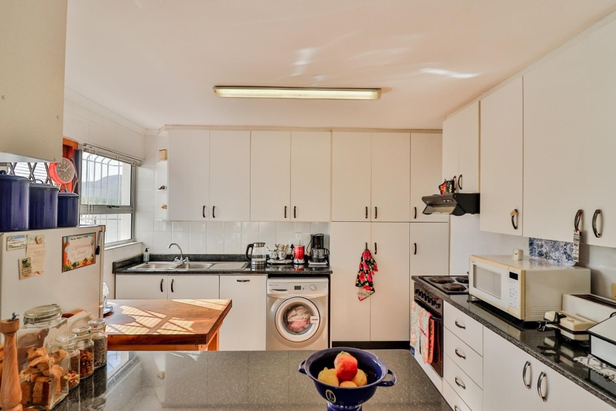 4 Bedroom Property for Sale in De Kelders Western Cape